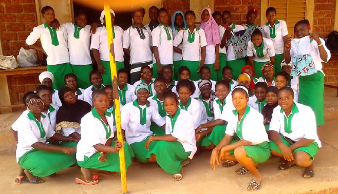 Schneiderinnen im Fanga-Ausbildungszentrum 2023